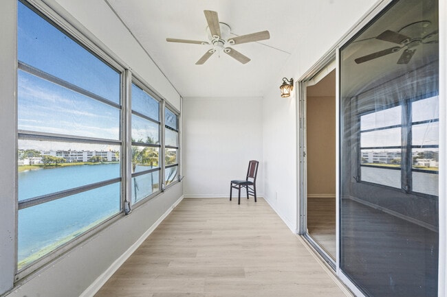 Building Photo - 4067 Yarmouth E