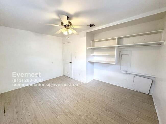 Building Photo - Lovely 3-Bedroom Home in a Convenient Loca...
