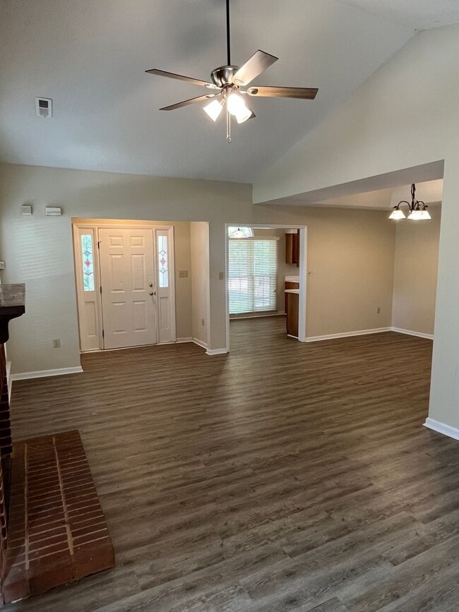 Building Photo - Wonderful 3 Bedroom Ranch in Huntersville