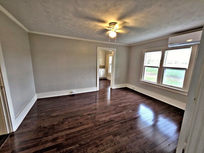 Building Photo - HOUSE FOR RENT - COURTLAND