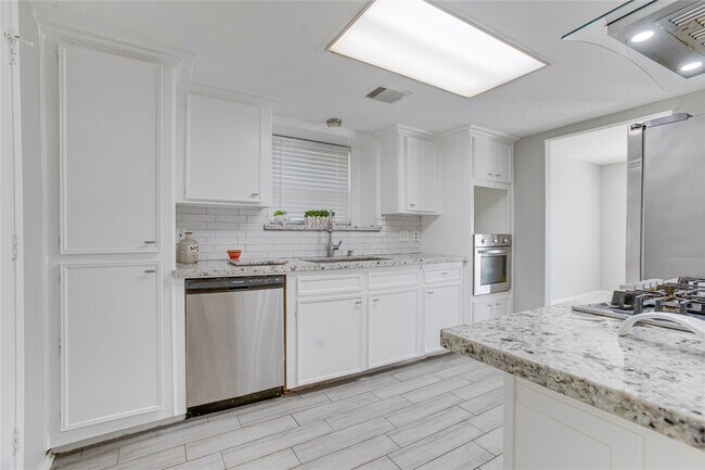 Building Photo - 128 N Deerfoot Cir