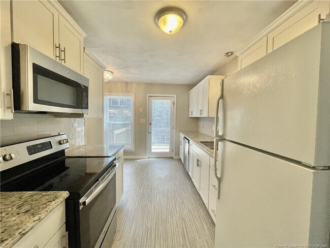 Building Photo - 820 Anarine Rd