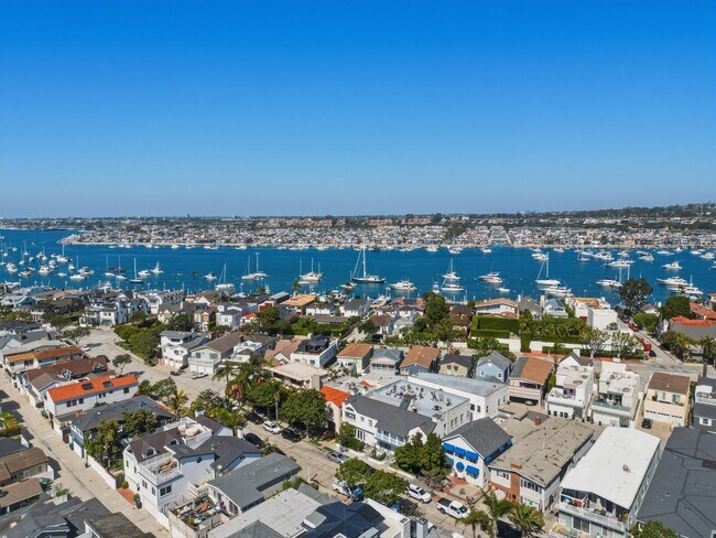 Building Photo - 1530 Miramar Dr