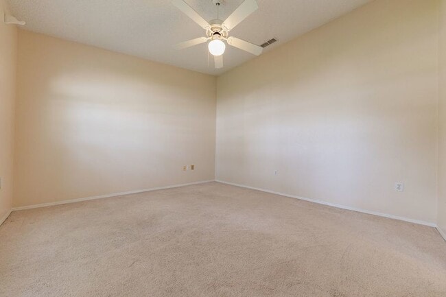 Building Photo - 517 Terranova Cir