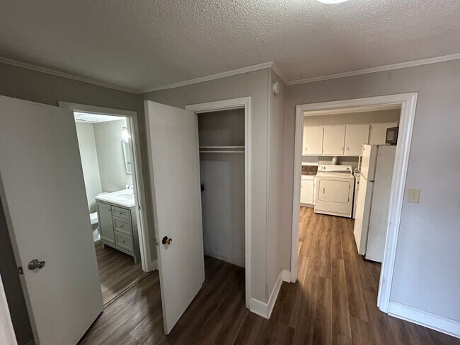 Building Photo - 306 Crawford Ct