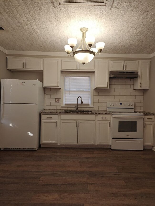 Building Photo - Updated 1 Bed/1 Bath Cottage in Harrisburg Neighborhood - Close to Downtown and Medical District