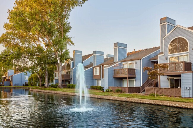 Building Photo - 43 Rock Harbor Ln
