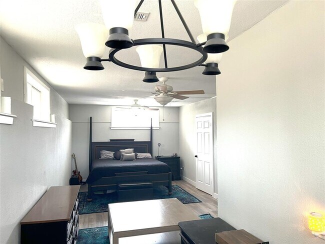 Building Photo - 128 Skyview Terrace