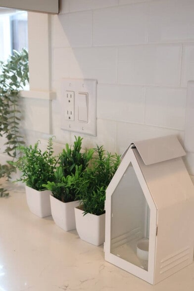 Building Photo - 204 E 35th St