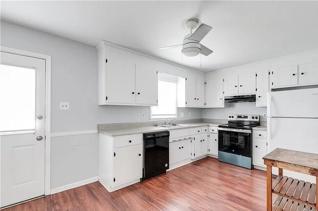 Building Photo - 1624 Mountain Pine Terrace