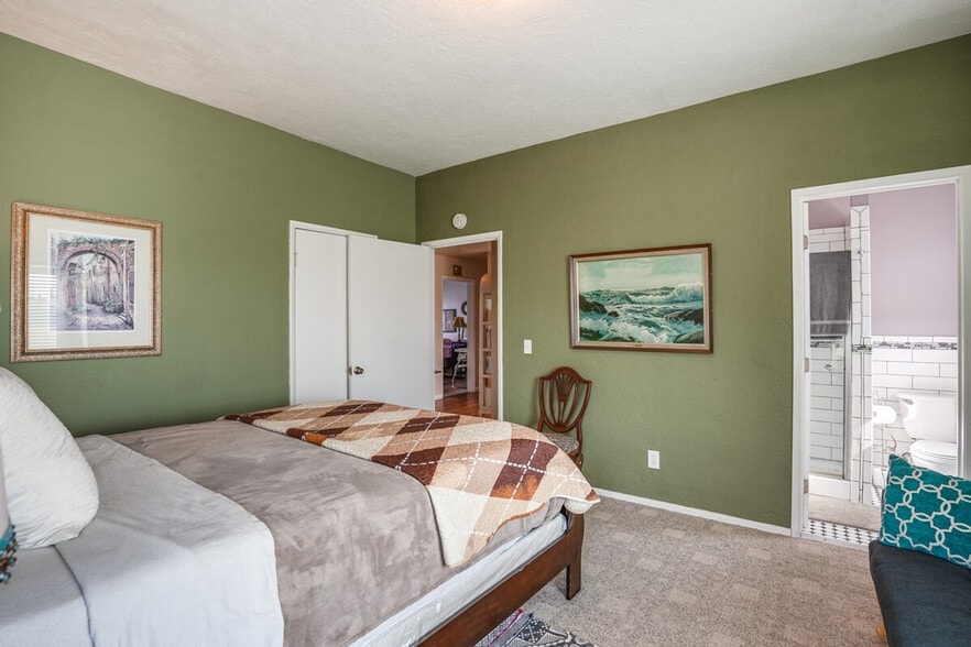 Building Photo - 3600 Grand Ave