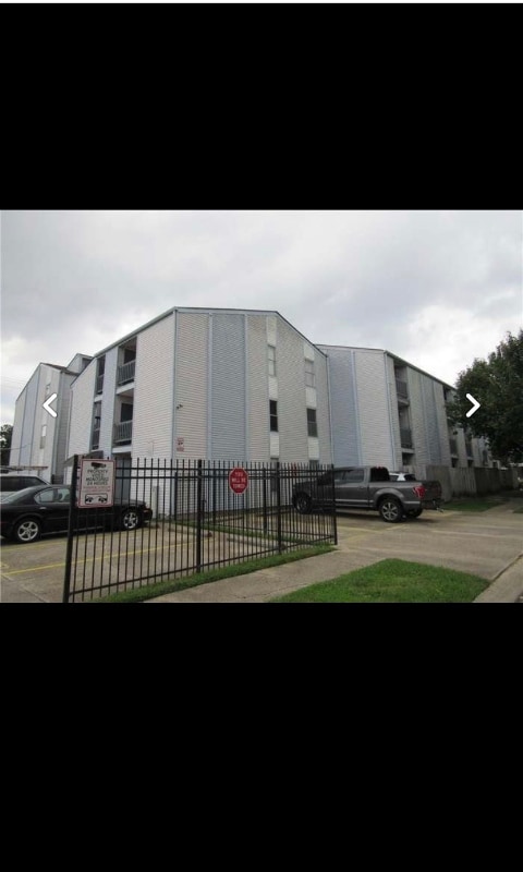 Building Photo - 2201 Houma Blvd