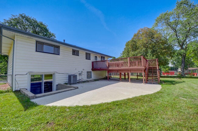 Building Photo - 728 Boxwood Dr