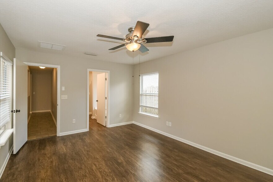 Building Photo - 12616 Pine Marsh Way