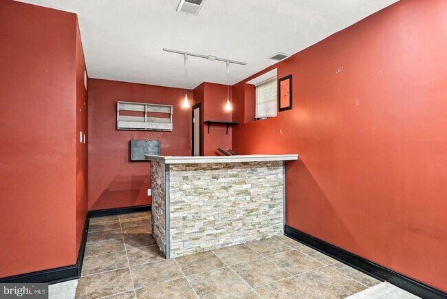 Building Photo - 40 Woodstream Ct