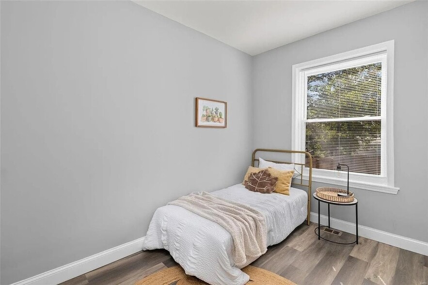 Building Photo - 4406 Ellenwood Ave