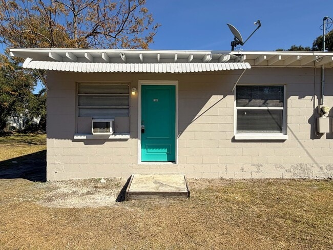 Building Photo - 1341 Winnifred St