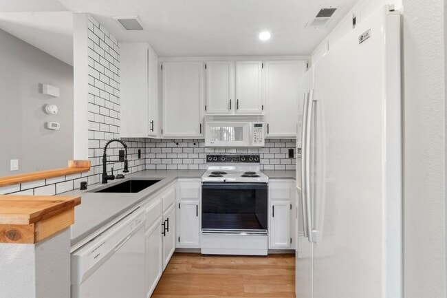 Building Photo - 11511 Fury Ln