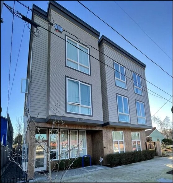 Building Photo - MF 15 - N. Emerson