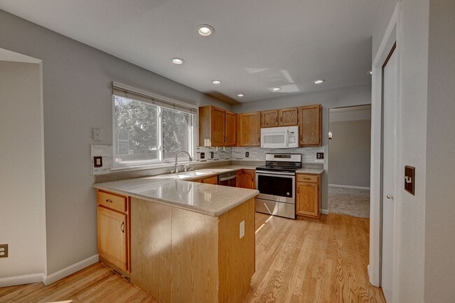 Building Photo - 1625 Flint Ct