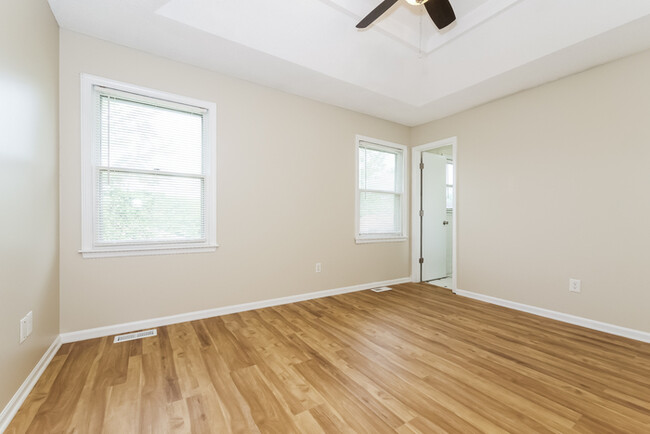 Building Photo - Spacious 4-Bedroom Home