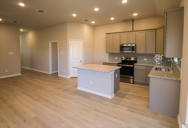 Building Photo - Ellis Place at Park Meadows