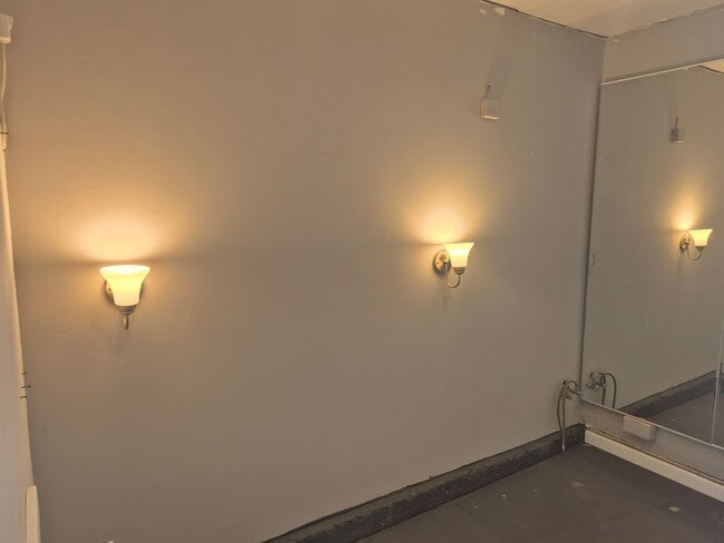 Building Photo - 3 Bedroom Orangevale Home