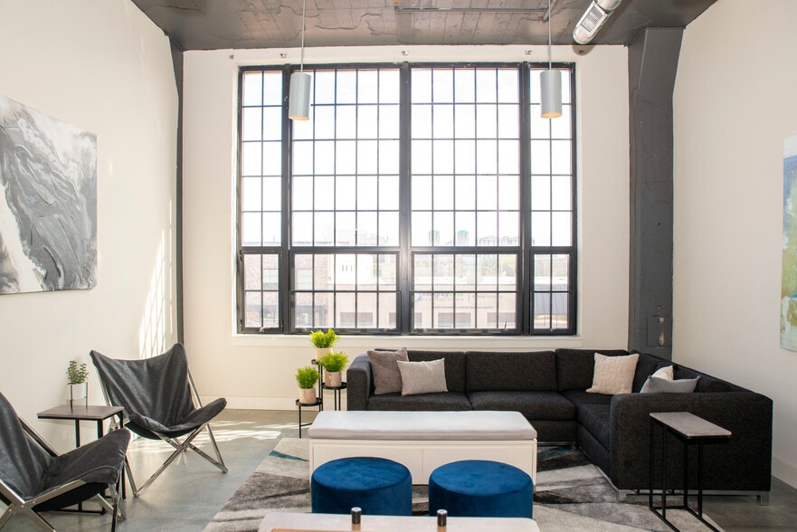 Building Photo - 800 Capitol