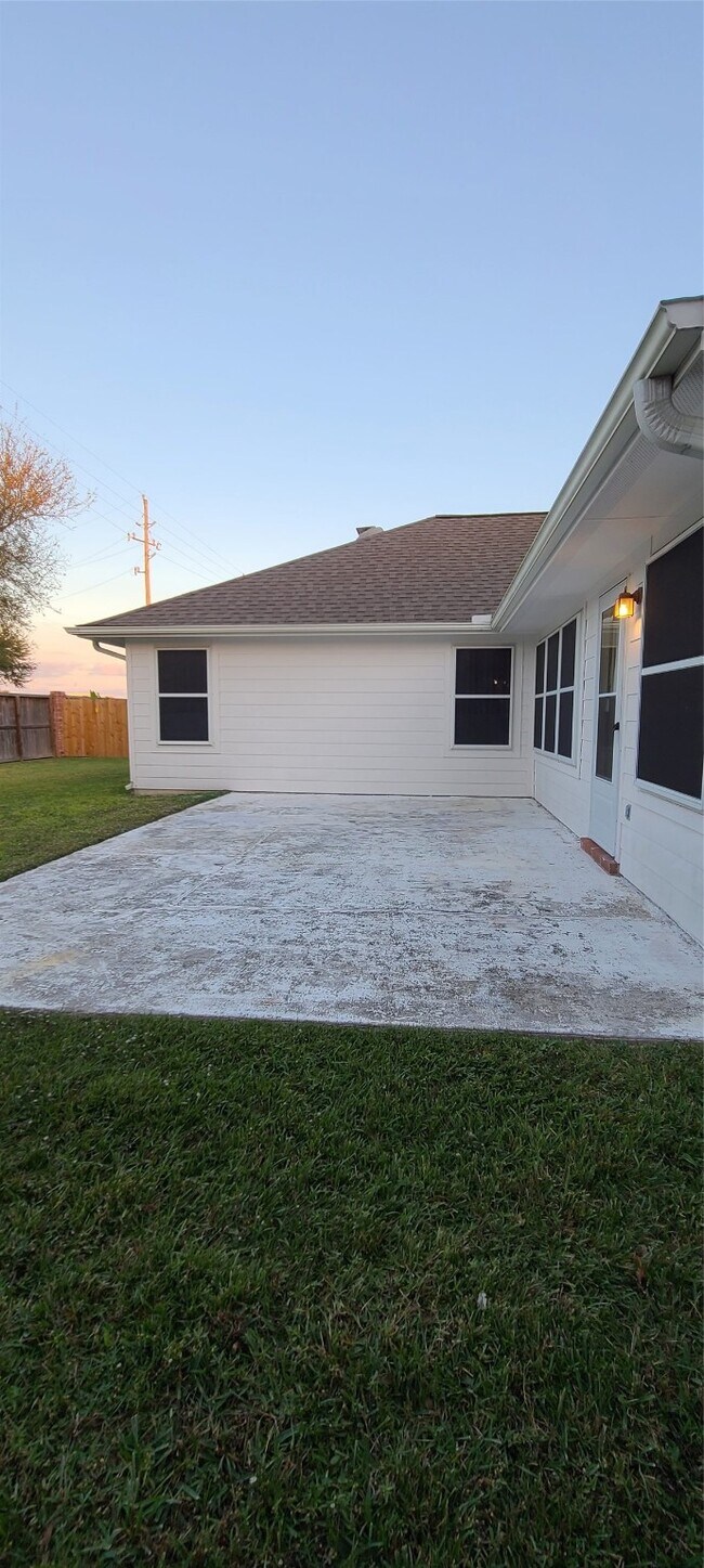 Building Photo - 15106 Brookwood Bridge Ln