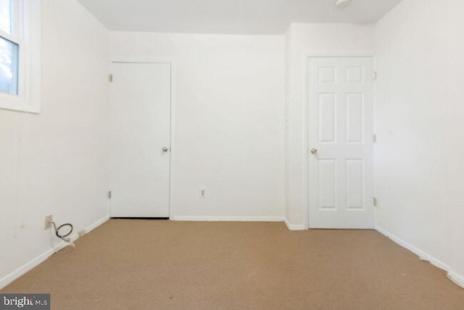 Building Photo - 4111 Denfeld Ave