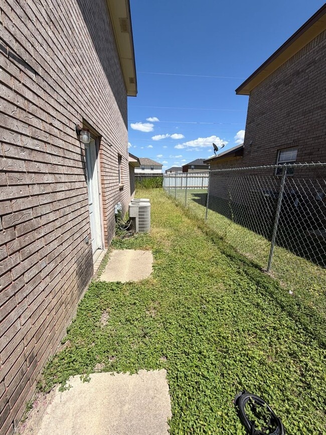 Building Photo - 4302 Alan Kent Dr