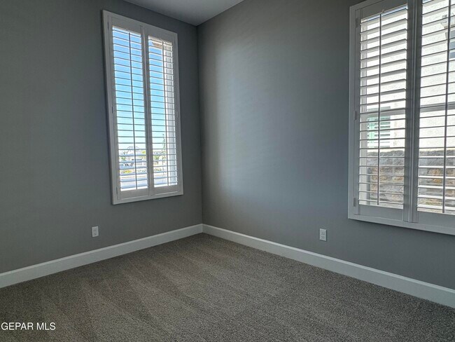 Building Photo - 13079 Emerald Hls Ave