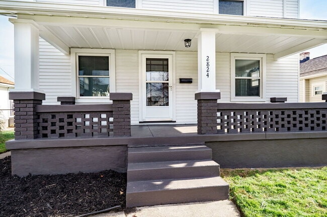 Building Photo - 2824 Dwight Ave