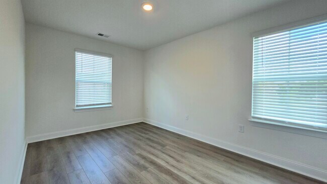 Building Photo - 670 Bolder Way