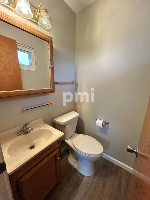 Building Photo - 8154 Columbia Ave