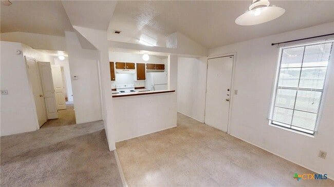 Building Photo - 3076 Carroll Dr