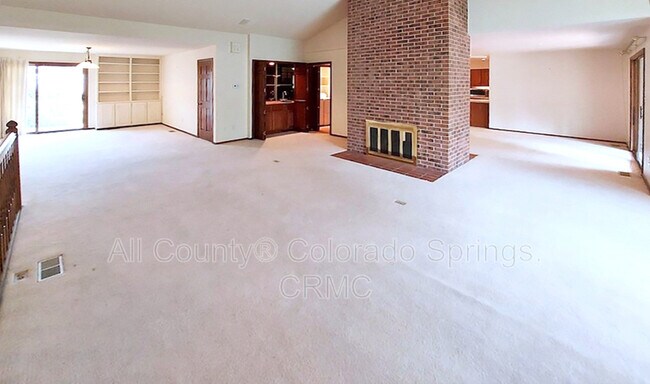 Building Photo - 134 Miramar Dr