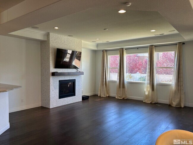 Building Photo - 2070 Blue Boy Ln