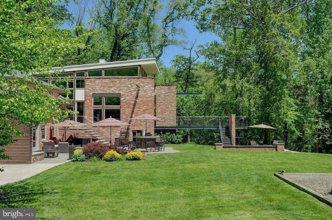 Building Photo - 1127 Winding Dr