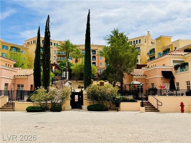 Building Photo - 30 Strada Di Villaggio