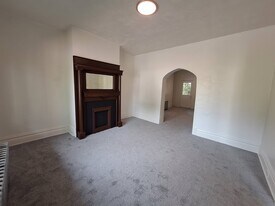 Building Photo - 122 Sherman St