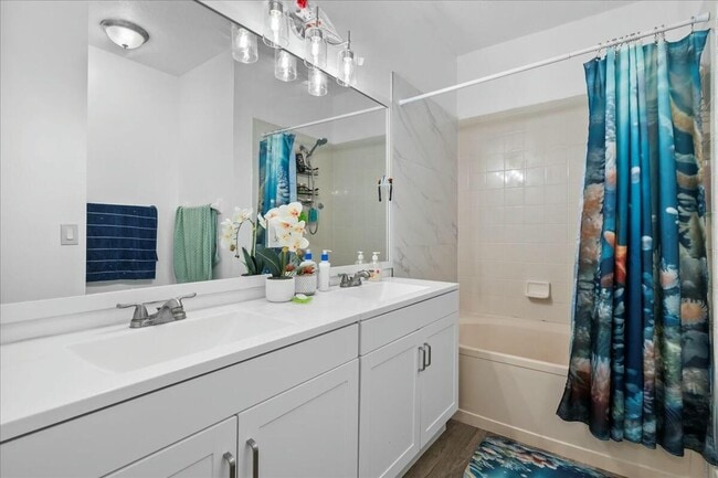 Building Photo - 1109 Shoma Dr