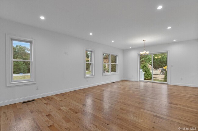 Building Photo - 65 Paulding Ln