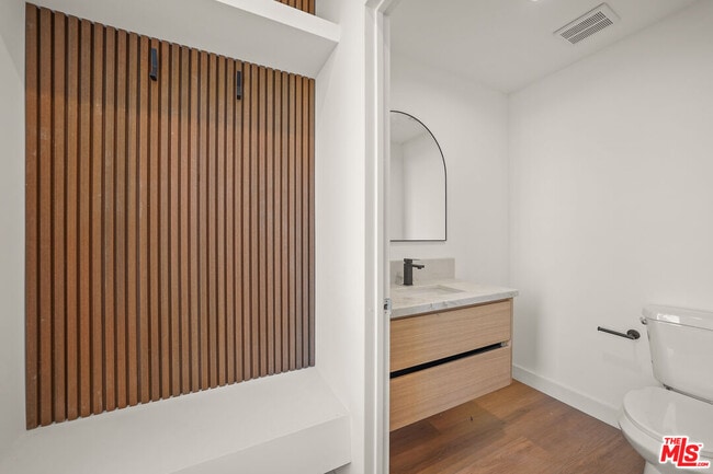 Building Photo - 13692 Erwin St