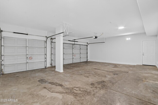 Building Photo - 11517 W Laurelwood Ln