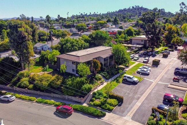 Building Photo - 9175 Campina Dr
