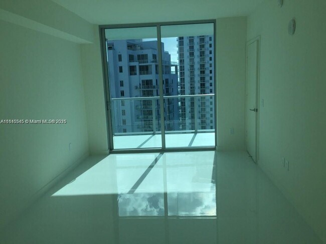 Building Photo - 1100S S Miami Ave