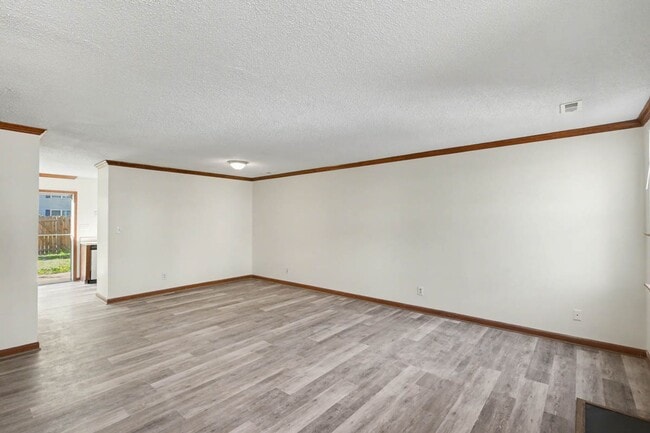 Building Photo - Updated 2BR Home Near Transit with Private Fenced Yard in Newport News