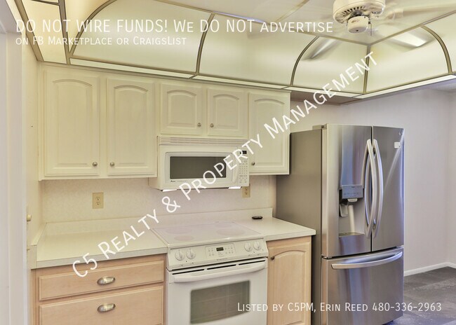 Building Photo - 13652 N 108th Dr