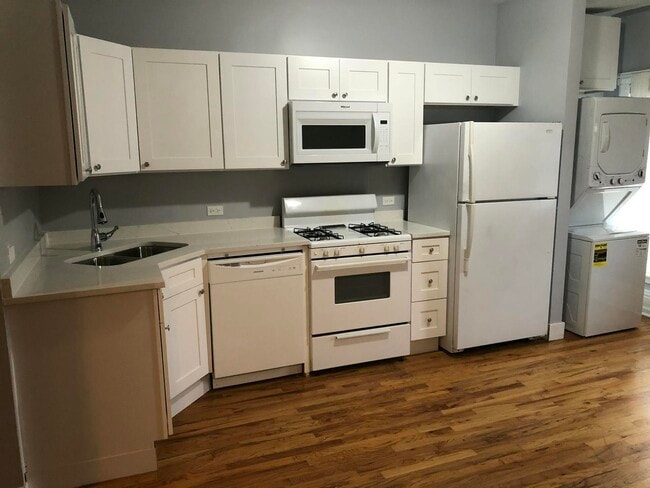 Building Photo - 1025 W Cullerton St